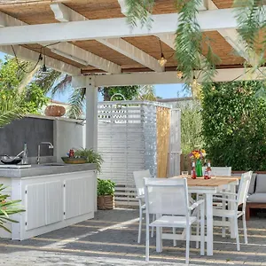  Apartment La Casa Degli Ulivi In Con Patio